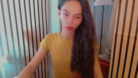 Snapshot of irishlovesyou chatting on 04/07/26, 01:39 IRISH AND TRIXIE online show from 04/07/26, 01:39