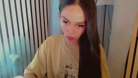 Snapshot of irishlovesyou chatting on 04/12/26, 02:38 IRISH AND TRIXIE online show from 04/12/26, 02:38