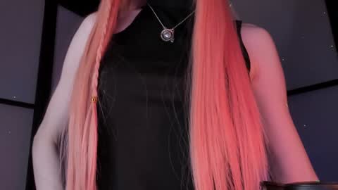 Miss Iris Fansly Miss Iris new inst.  online show from 12/06/24, 02:17