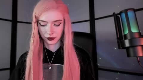 Miss Iris Fansly Miss Iris new inst.  online show from 02/16/25, 12:52