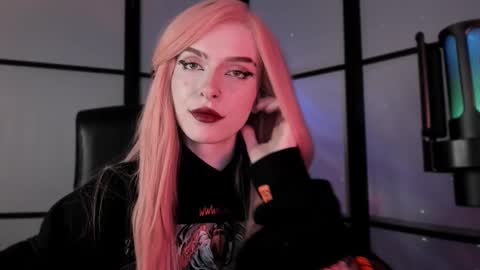 Miss Iris Fansly Miss Iris new inst.  online show from 02/21/25, 12:17