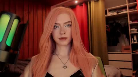 Miss Iris Fansly Miss Iris new inst.  online show from 03/05/25, 11:38