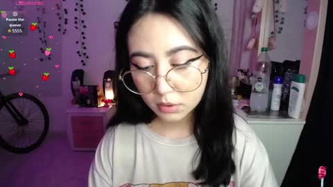 Snapshot of iriss_sky chatting on 11/14/25, 05:17 Iris online show from 11/14/25, 05:17