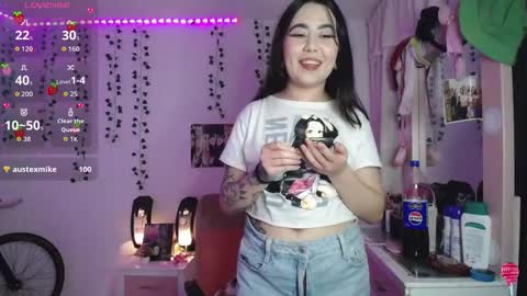 Snapshot of iriss_sky chatting on 11/21/25, 05:39 Iris online show from 11/21/25, 05:39