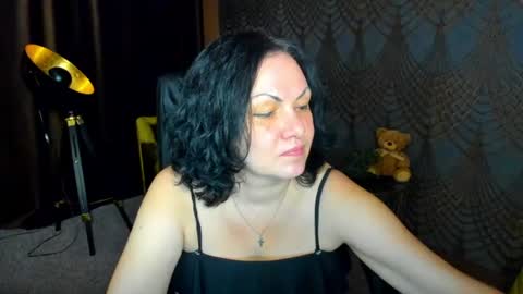 Snapshot of irissmoon1 chatting on 07/05/26, 05:42 Iris online show from 07/05/26, 05:42