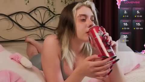 Snapshot of irissocute chatting on 09/21/25, 08:05 I am Cutie Iris3 online show from 09/21/25, 08:05