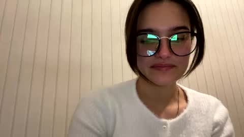 irisss31 online show from 12/03/24, 07:11