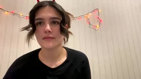 irisss31 online show from 12/24/24, 05:02