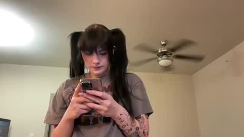 Snapshot of irissweets chatting on 03/03/25, 01:53 irissweets online show from 03/03/25, 01:53