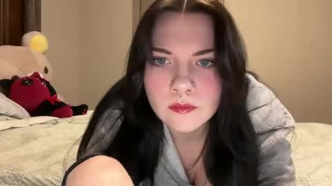 Snapshot of irissweets chatting on 09/25/25, 01:20 irissweets online show from 09/25/25, 01:20