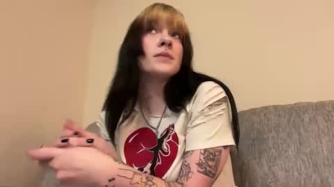 Snapshot of irissweets chatting on 02/15/26, 01:46 irissweets online show from 02/15/26, 01:46