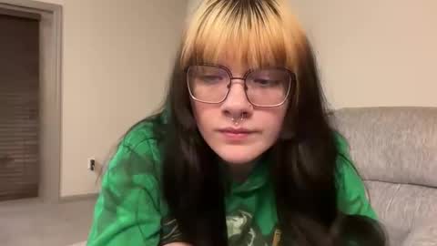 Snapshot of irissweets chatting on 02/16/26, 02:29 irissweets online show from 02/16/26, 02:29