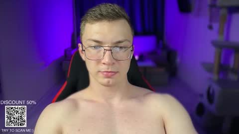 Snapshot of iron__chapman chatting on 11/02/25, 03:31 Iron online show from 11/02/25, 03:31