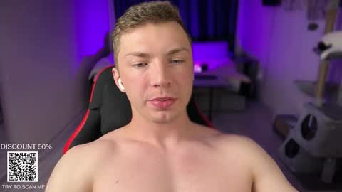 Snapshot of iron__chapman chatting on 11/07/25, 09:26 Iron online show from 11/07/25, 09:26