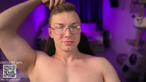 Snapshot of iron__chapman chatting on 11/09/25, 02:21 Iron online show from 11/09/25, 02:21