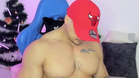 Snapshot of iron_coleman chatting on 12/16/25, 01:10 Iron online show from 12/16/25, 01:10