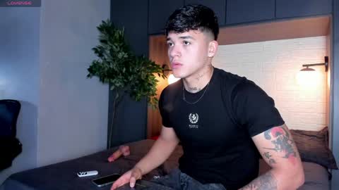 Snapshot of iron_tous chatting on 04/10/26, 09:41 Iron Tous online show from 04/10/26, 09:41