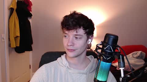 Snapshot of ironthud chatting on 12/11/24, 03:35 Sam online show from 12/11/24, 03:35