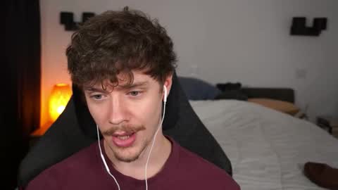 Snapshot of ironthud chatting on 09/30/25, 07:41 Sam online show from 09/30/25, 07:41