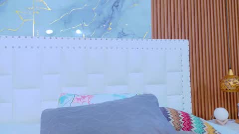 Sandy  online show from 11/17/25, 12:33