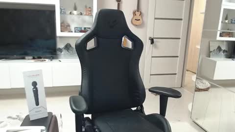 Snapshot of irwi_tomboy chatting on 12/14/24, 11:12 Irwi Tomboy online show from 12/14/24, 11:12