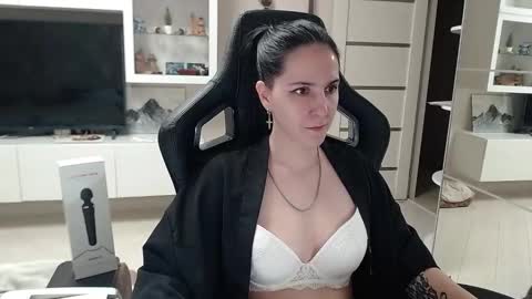 Snapshot of irwi_tomboy chatting on 12/15/24, 11:31 Irwi Tomboy online show from 12/15/24, 11:31