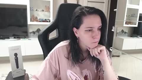 Snapshot of irwi_tomboy chatting on 01/17/25, 09:49 Irwi Tomboy online show from 01/17/25, 09:49