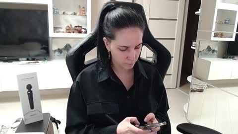 Snapshot of irwi_tomboy chatting on 01/26/25, 12:37 Irwi Tomboy online show from 01/26/25, 12:37