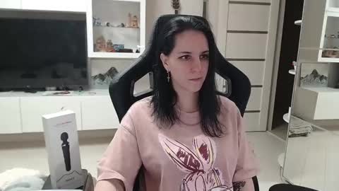 Snapshot of irwi_tomboy chatting on 02/08/25, 11:02 Irwi Tomboy online show from 02/08/25, 11:02