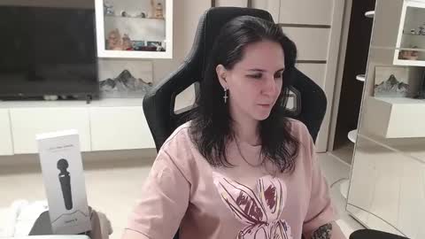 Snapshot of irwi_tomboy chatting on 03/02/25, 10:27 Irwi Tomboy online show from 03/02/25, 10:27