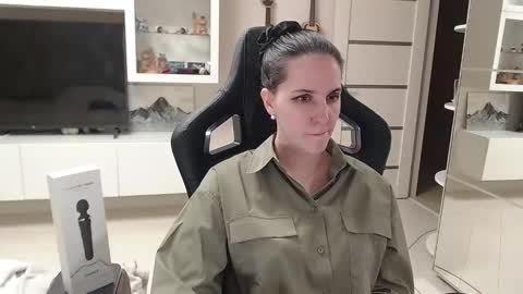 Snapshot of irwi_tomboy chatting on 03/04/25, 12:29 Irwi Tomboy online show from 03/04/25, 12:29