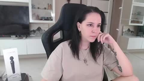 Snapshot of irwi_tomboy chatting on 03/11/25, 12:28 Irwi Tomboy online show from 03/11/25, 12:28