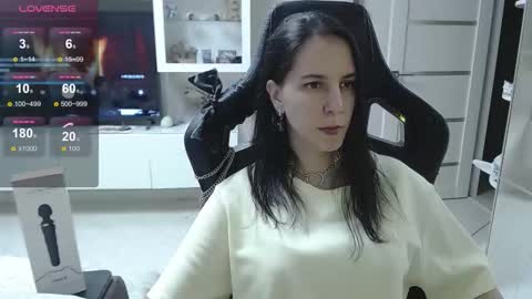 Snapshot of irwi_tomboy chatting on 10/15/25, 10:43 Irwi Tomboy online show from 10/15/25, 10:43