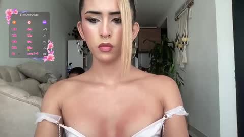 Snapshot of isa__fox_1 chatting on 05/01/26, 04:44 Isabella online show from 05/01/26, 04:44