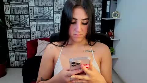 Isa and Natasha online show from 05/22/26, 01:39