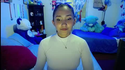 Snapshot of isa_bella___ chatting on 04/16/26, 12:22 Isa online show from 04/16/26, 12:22