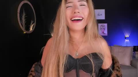 Snapshot of isa_cortes_ chatting on 04/10/26, 03:39 Isa Cortes online show from 04/10/26, 03:39