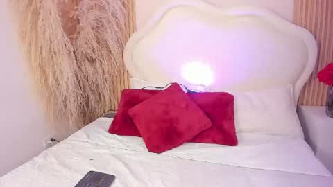 Snapshot of isa_croft chatting on 06/16/26, 01:03 isa_croft online show from 06/16/26, 01:03