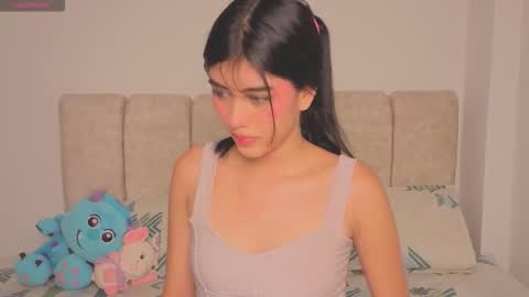 Snapshot of isa_dolly chatting on 03/18/26, 12:47 Isa Dolly online show from 03/18/26, 12:47