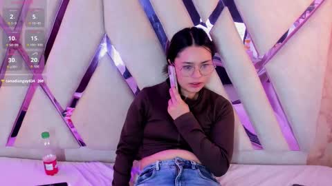 Snapshot of isa_doux chatting on 02/08/26, 03:04 Isa online show from 02/08/26, 03:04