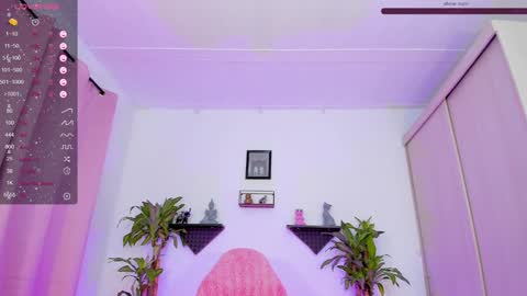 Snapshot of isa_greey chatting on 02/04/25, 02:43 isabella online show from 02/04/25, 02:43