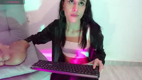 Snapshot of isa_hall chatting on 03/18/26, 12:47 Isabella Hall online show from 03/18/26, 12:47