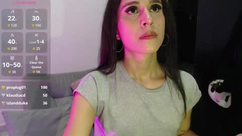 Isabella Hall online show from 07/07/26, 01:52