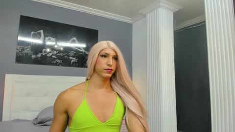 Snapshot of isa_lancaster chatting on 02/03/25, 08:03 Isa Lancaster online show from 02/03/25, 08:03