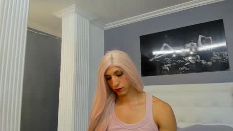 Snapshot of isa_lancaster chatting on 02/14/25, 07:44 Isa Lancaster online show from 02/14/25, 07:44