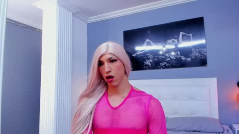 Snapshot of isa_lancaster chatting on 02/26/25, 08:11 Isa Lancaster online show from 02/26/25, 08:11