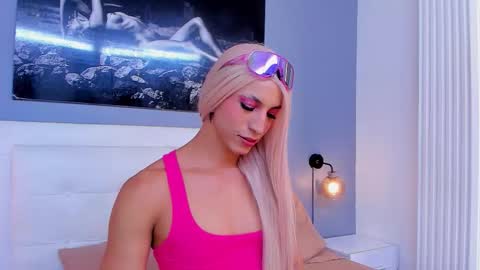 Snapshot of isa_lancaster chatting on 09/17/25, 07:48 Isa Lancaster online show from 09/17/25, 07:48