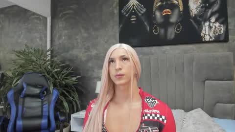 Snapshot of isa_lancaster chatting on 10/01/25, 08:15 Isa Lancaster online show from 10/01/25, 08:15