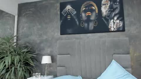 Snapshot of isa_lancaster chatting on 11/23/25, 08:08 Isa Lancaster online show from 11/23/25, 08:08