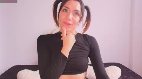 Isabella Laurentt  online show from 02/13/25, 09:06